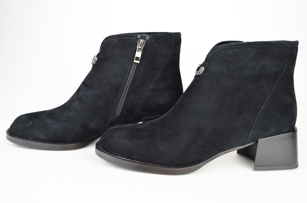 Nízké semišové kozačky Berkonty 11832 35 Black