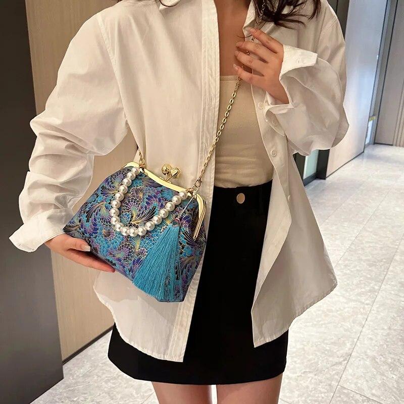 2024 Designer Women Handbags And Purse Floral Shoulder Bags Vintage Pearl Tassel Shell Clip Lady Chain Satchel Crossbody Bags