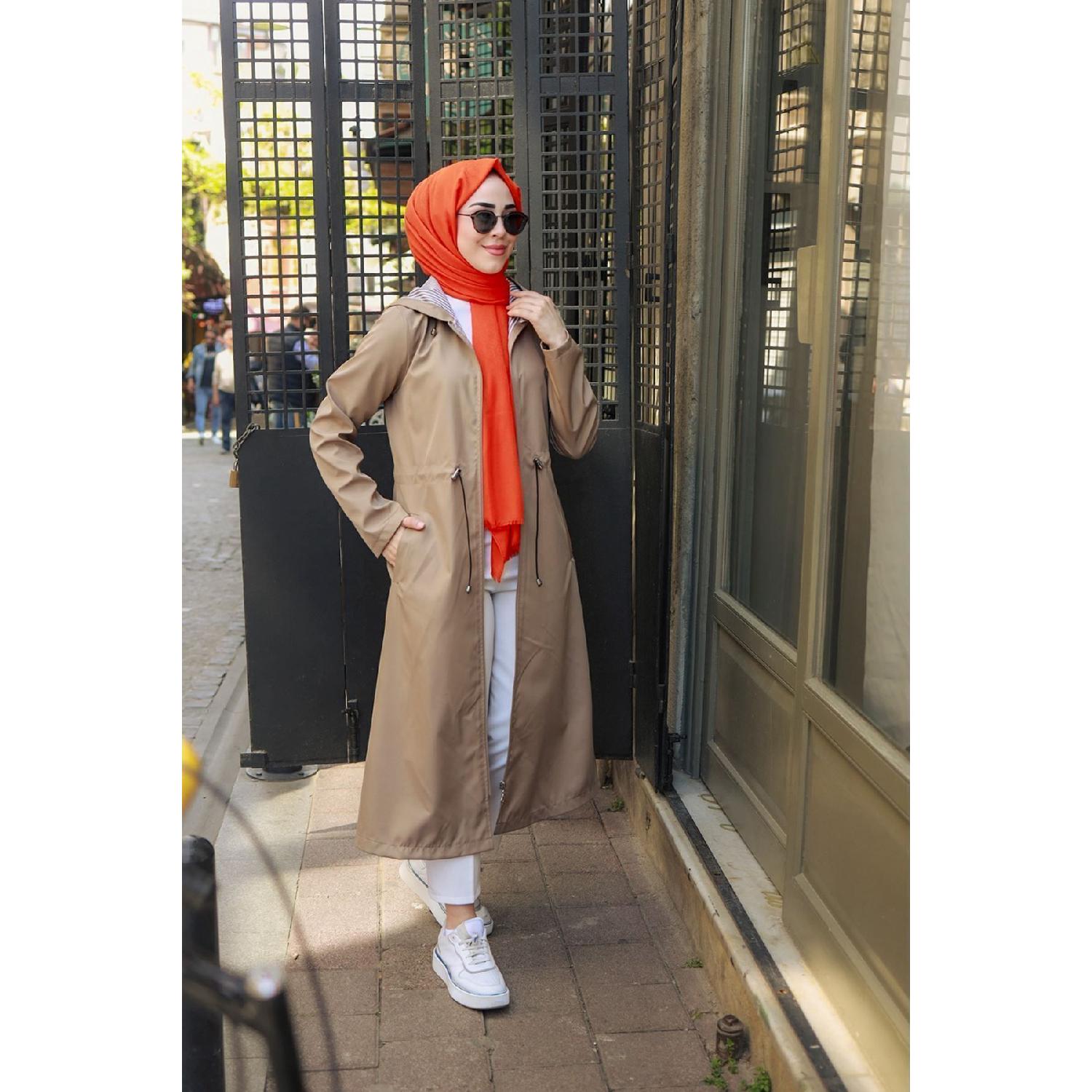 

Тренч с капюшоном и полосатыми манжетами 38