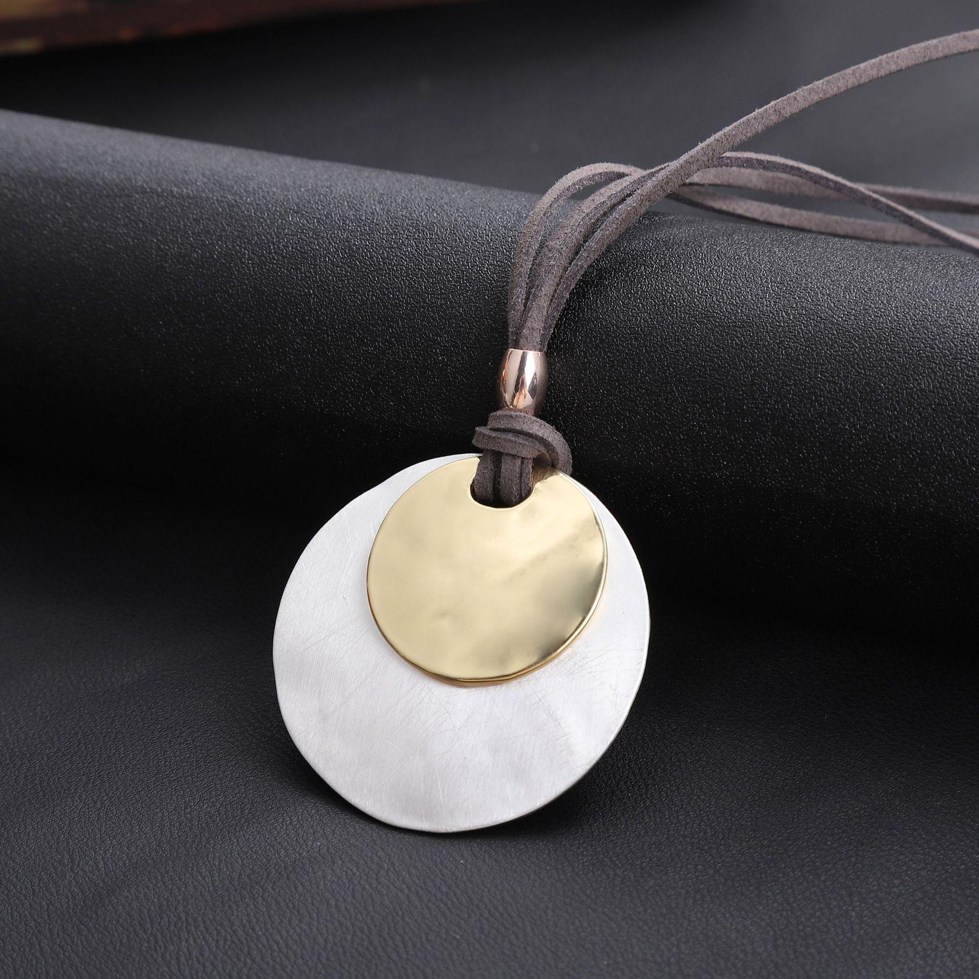 

Новая матовая круглая подвеска из сплава, большие и маленькие диски, наложенные друг на друга, с женской премиальной кожаной веревочкой-цепочкой для свитера.