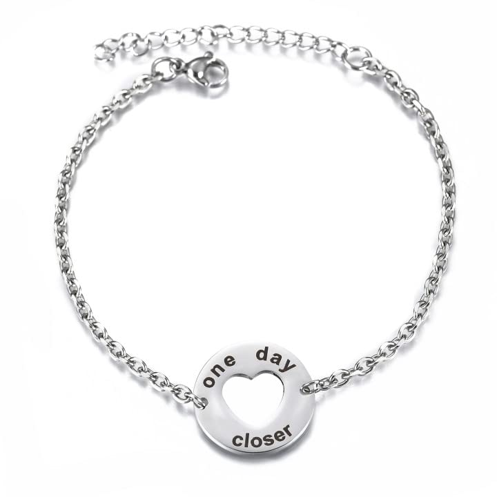 Girlfriend Personalise Bracelets Engraving One Day Closer Couples Bracelets Gifts for Her