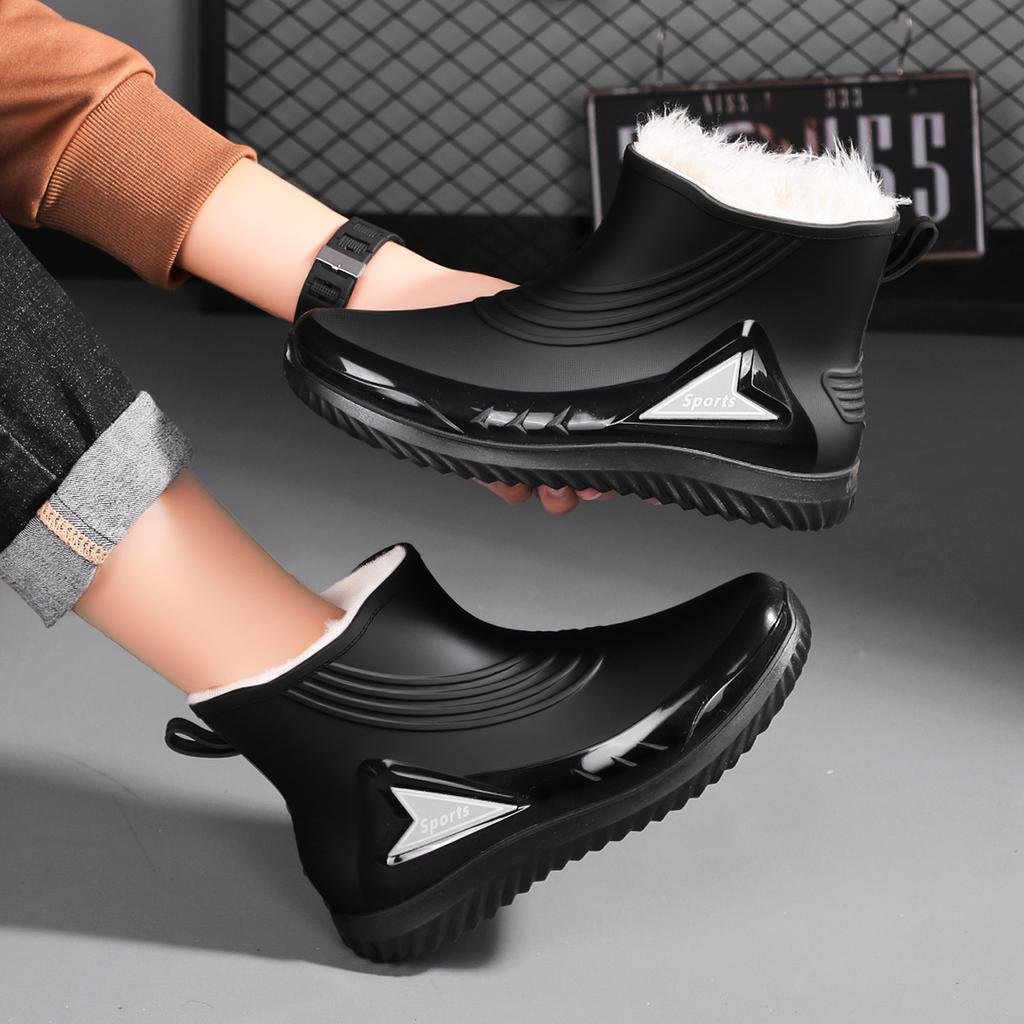 Short rain shoes men's waterproof and non-slip integrated fleece rain boots fashionable cotton chef shoes