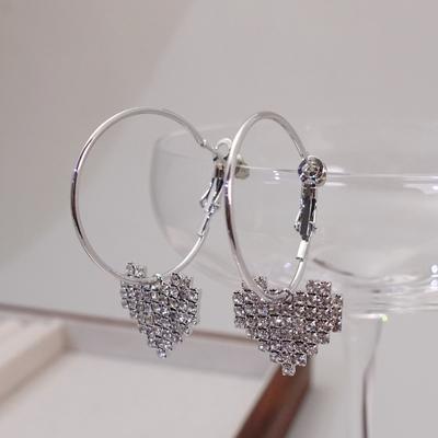 Herzförmige, runde Ohrstecker voller Diamanten und mit super auffälligem Design, große Ohrringe, schlichtes Nischentemperament für Damen, kalte Ohrringe