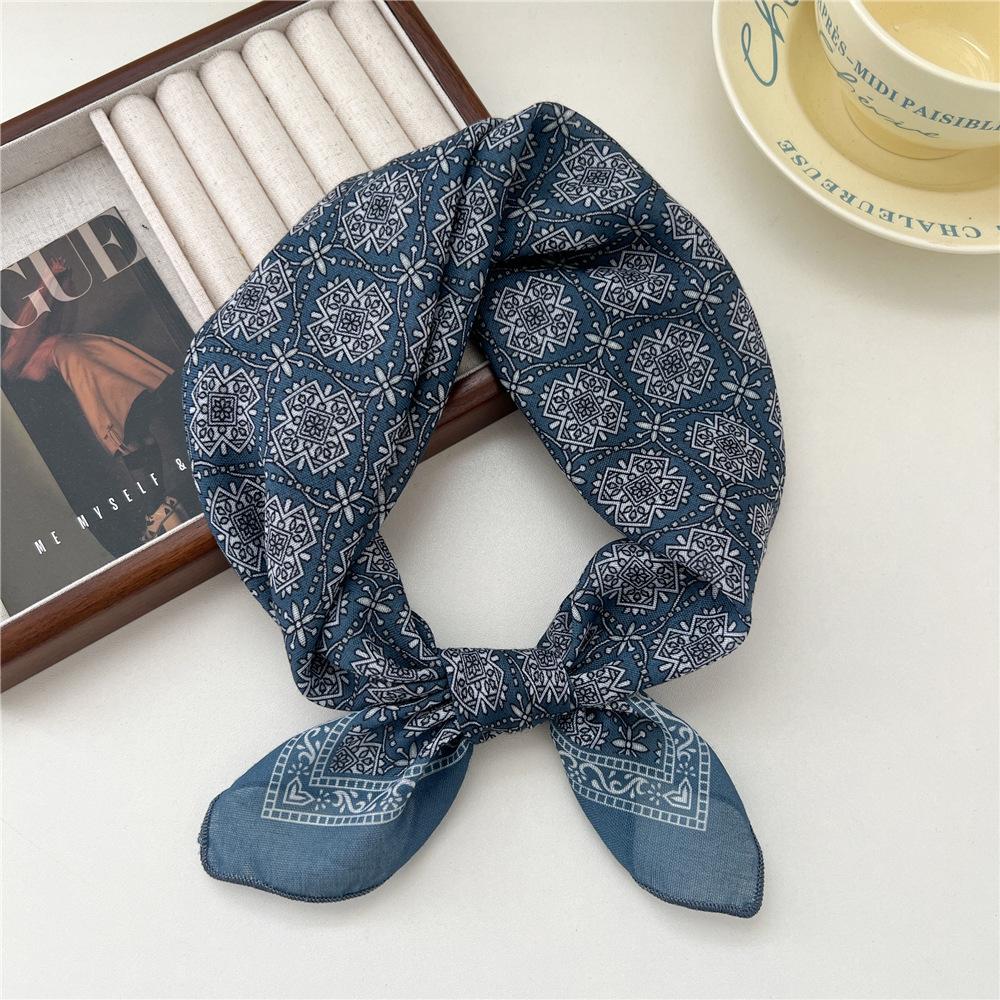 Liten fyrkantig scarf i bomull och linne Sidenhalsduk Dam Vår och höst Ny stil Konstnärlig och mångsidig Mode Temperament Huvudband Scarf