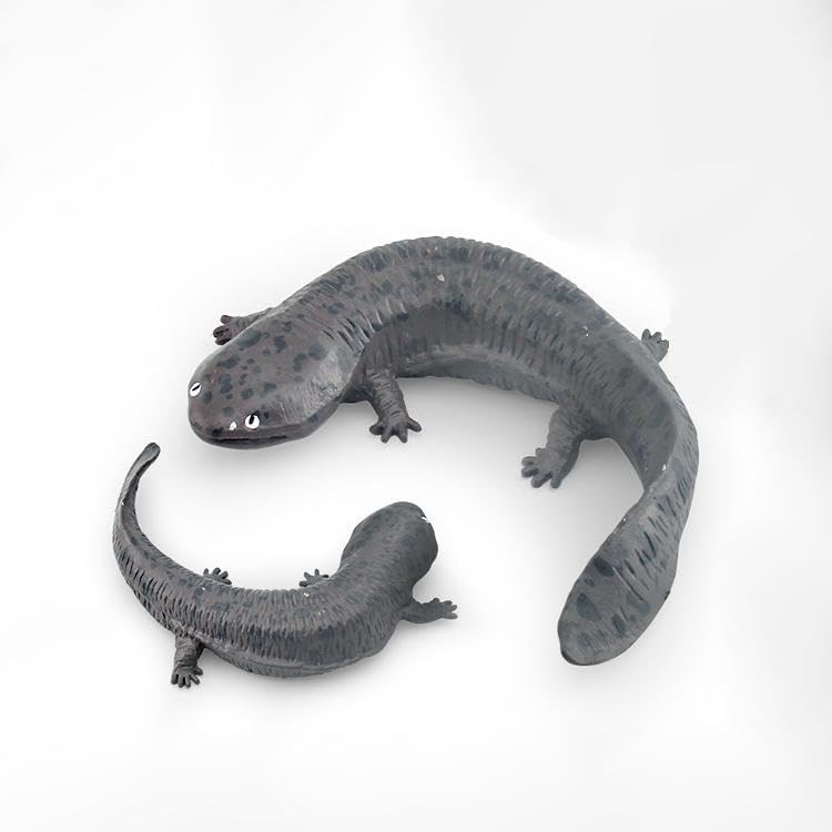 Nekogamiyama Salamander, River Creatures, Lakes, Ponds, and Streams Figurine, Model, Miniature, Ornament, Decorative, Collectible Model (Gray)
