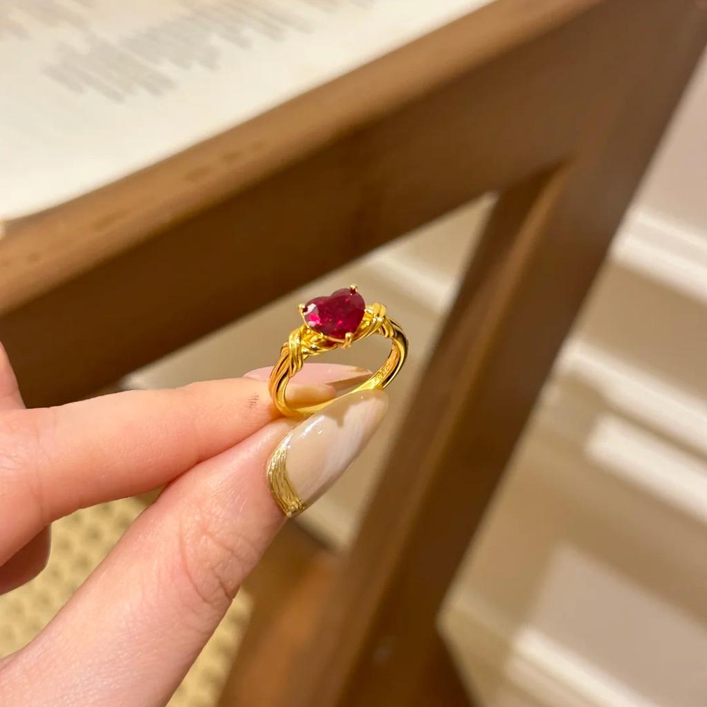 2026 Medieval High Carbon Diamond Small Red Heart Ring Fashionable Light Luxury Diamond-encrusted Red Corundum Heart-pounding Diamond Ring Women
