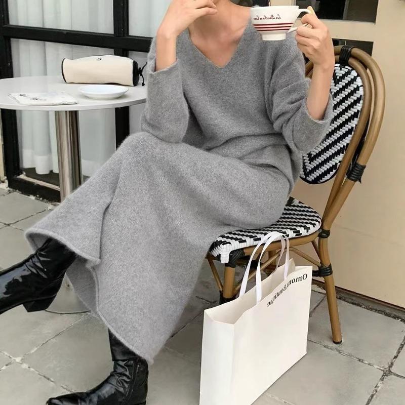 Large size V-neck knitted sweater skirt women's two-piece set autumn and winter new soft waxy sweater skirt set