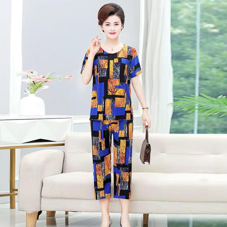 Autumn Ice Silk Two-Piece Set for Women: Loose, Elastic, Short Sleeve Homewear for Middle-Aged and Elderly