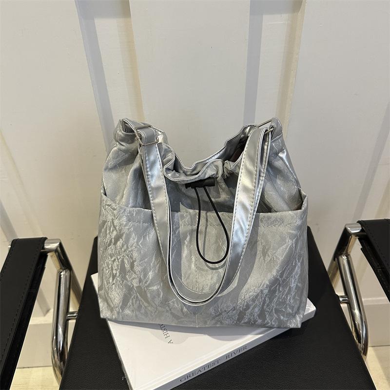 2025 New Temperament Fashion Design Single Shoulder Crossbody Foreign Style Solid Color Retro Fresh Underarm Texture Tote Bag