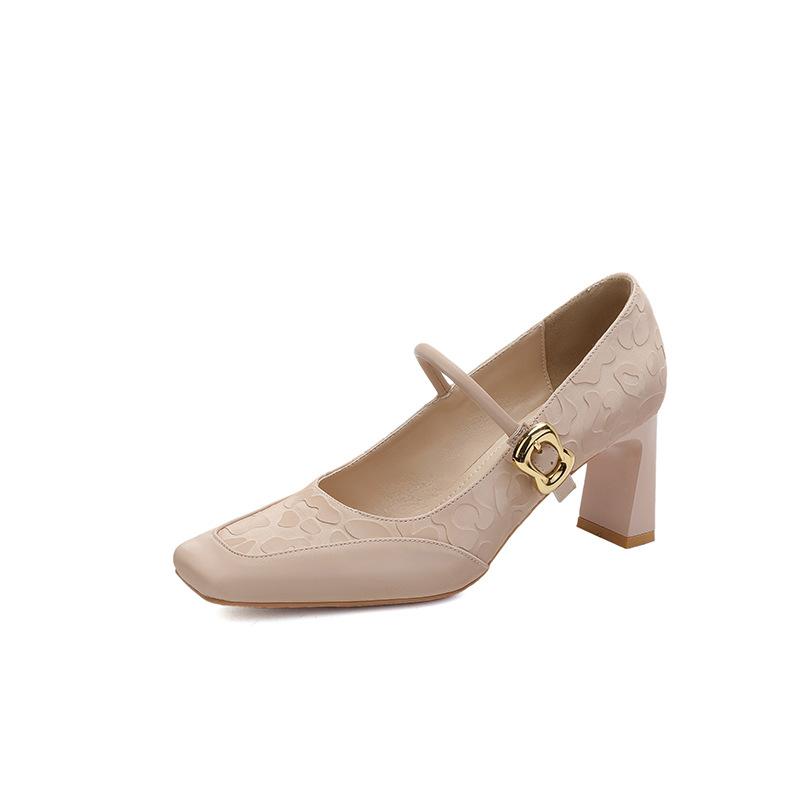 Fashion versatile high heels women's 2025 new Xiaoxiangfeng square head shallow mouth thick heel one-word buckle with Mary Jane single shoes
