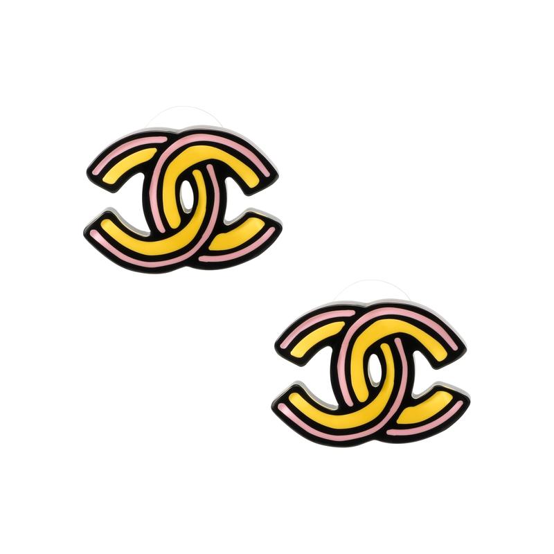 

CHANEL [23A Handicraft Workshop New Products] 23A Comics Hand-painted Classic Double C Resin Earrings Women’s Pink рожевий