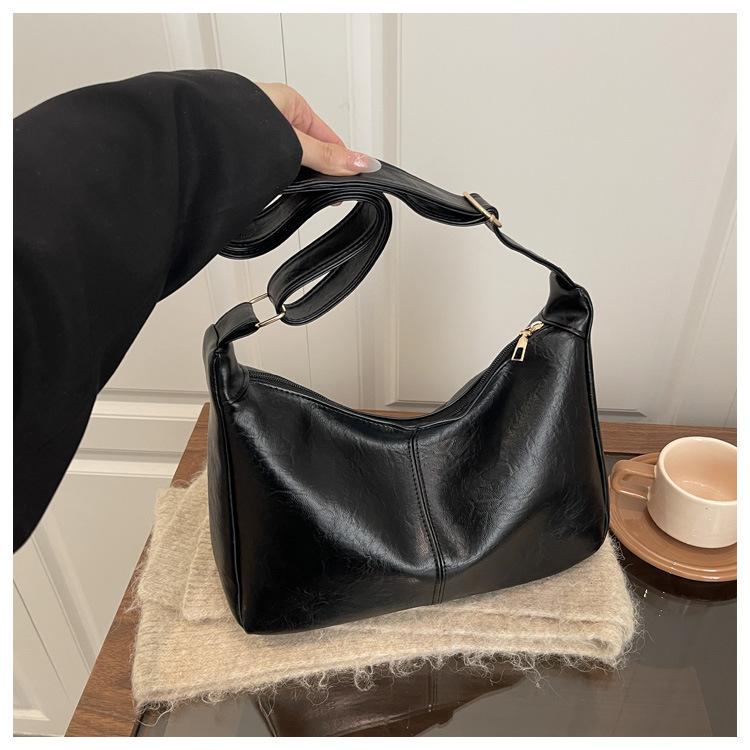 

Korean Style Maillard Vintage Shoulder Bag Women Spring New Fashi Simple Tote Commuting Bag Large Capacity Crossbody Bags
