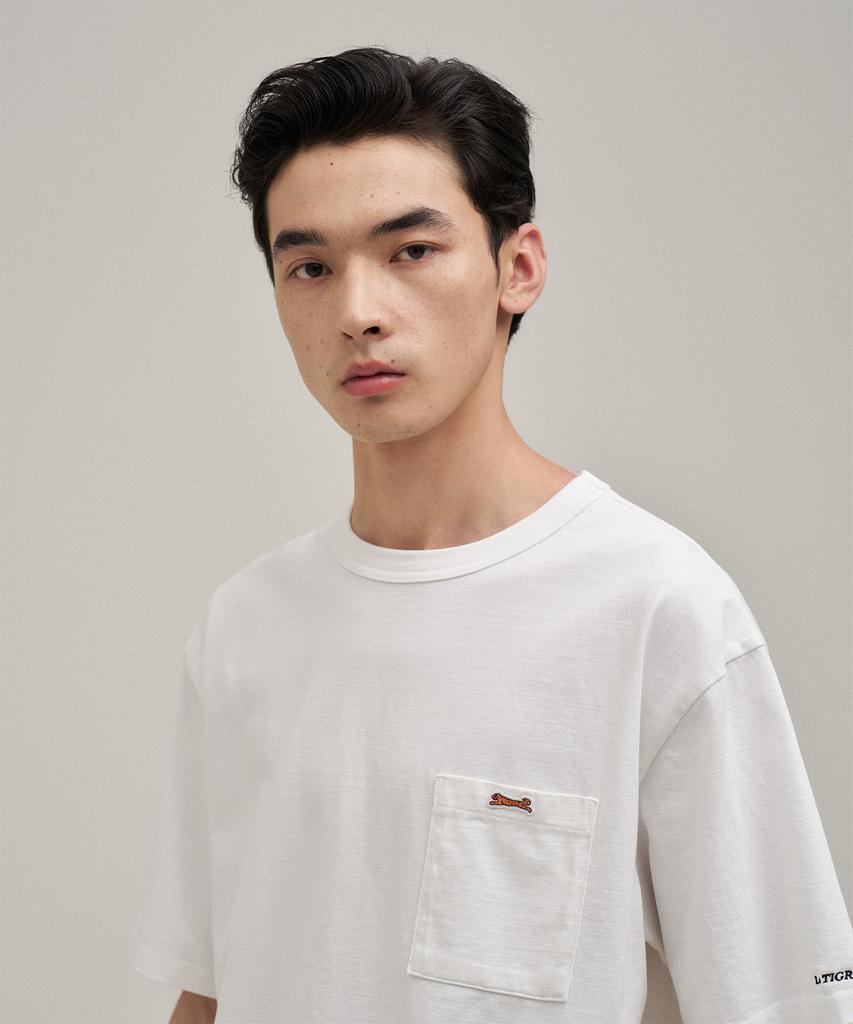 LE TIGRE Klassische Pocket T-Shirts (Nicht-gerade weiss)