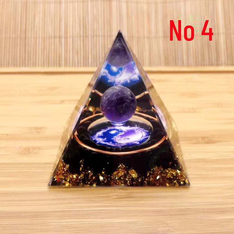 Ornamente creative din cristal: Pietre energetice, piramide și multe altele