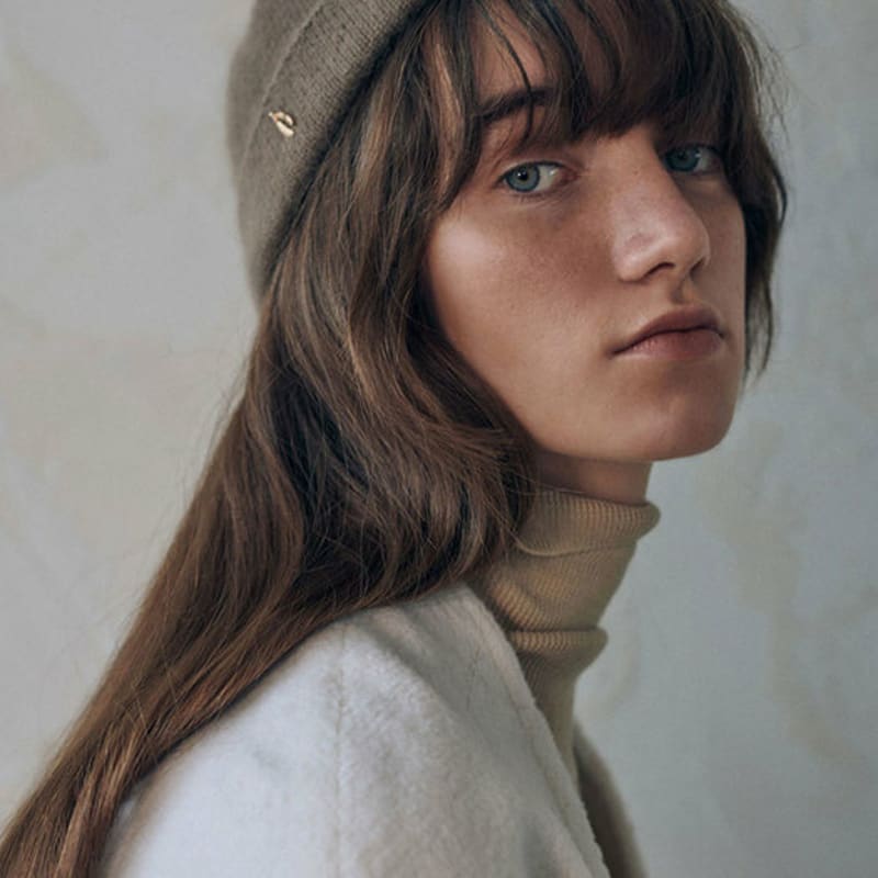 

SHINJEO Apple Beanie - Dark Beige FREE