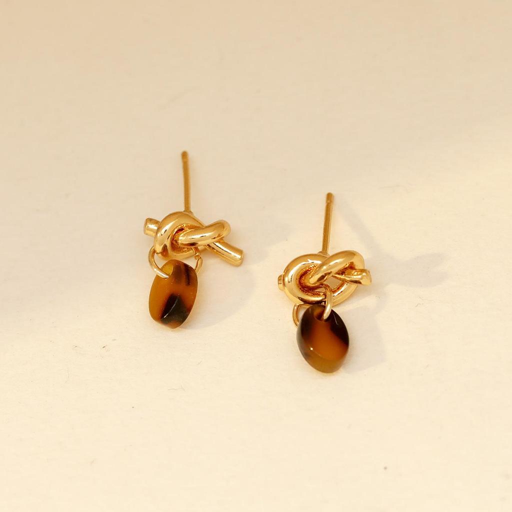 2023 Women's High-End 925 Silver Earrings: Niche Design, Perfect for Autumn and Winter