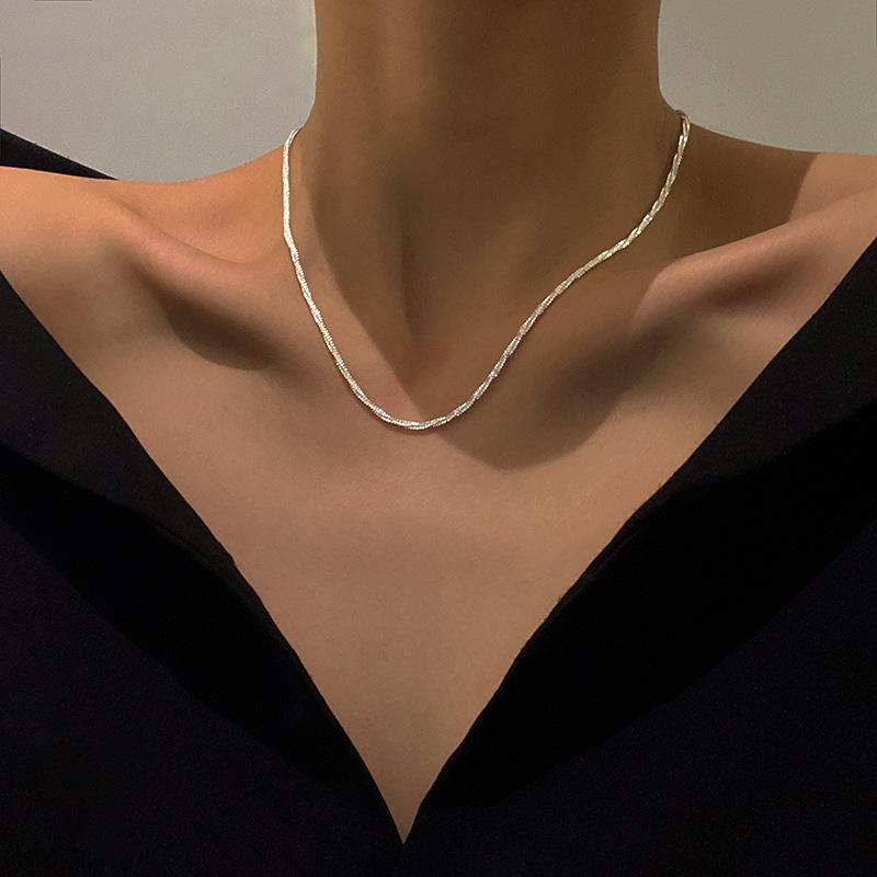 

Нишевый новый материал титановая сталь покрытая 18-каратным золотом цепочка со снежинками простая и модная цепочка на ключицу один продукт женская мода