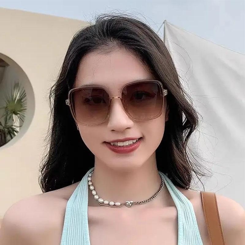 New Gradient Sunglasses Female Large Frame Retro Men Brand Designer Square Eyeglasses Leisure Shades Eyewear Uv400