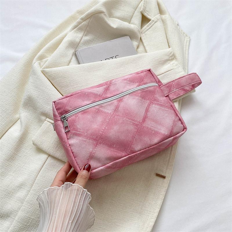 

Fashionable Summer Mini Square Handbag With Zipper Closure Ideal For Daily Use троянди рожеві кольору