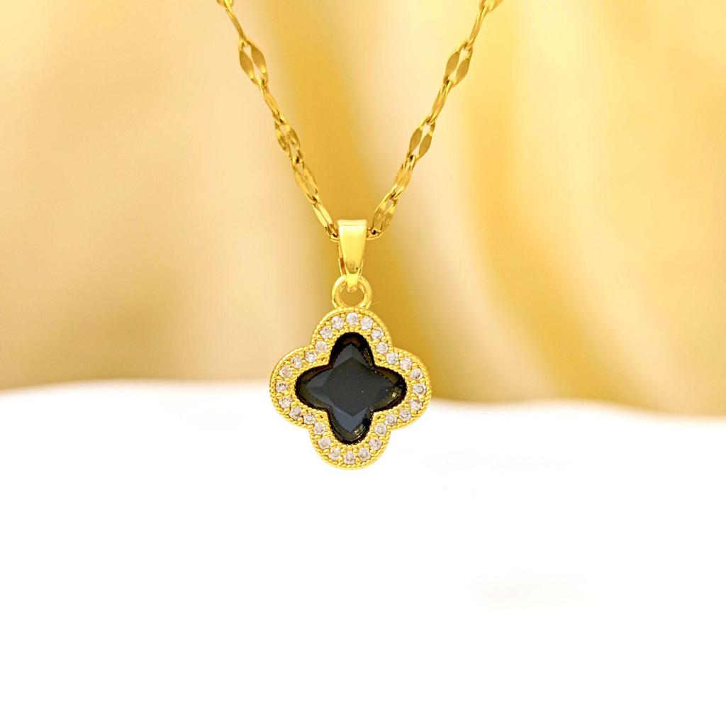 Women's Light Luxury Four-Leaf Clover Necklace - Versatile European-American Fashion in Titanium Steel