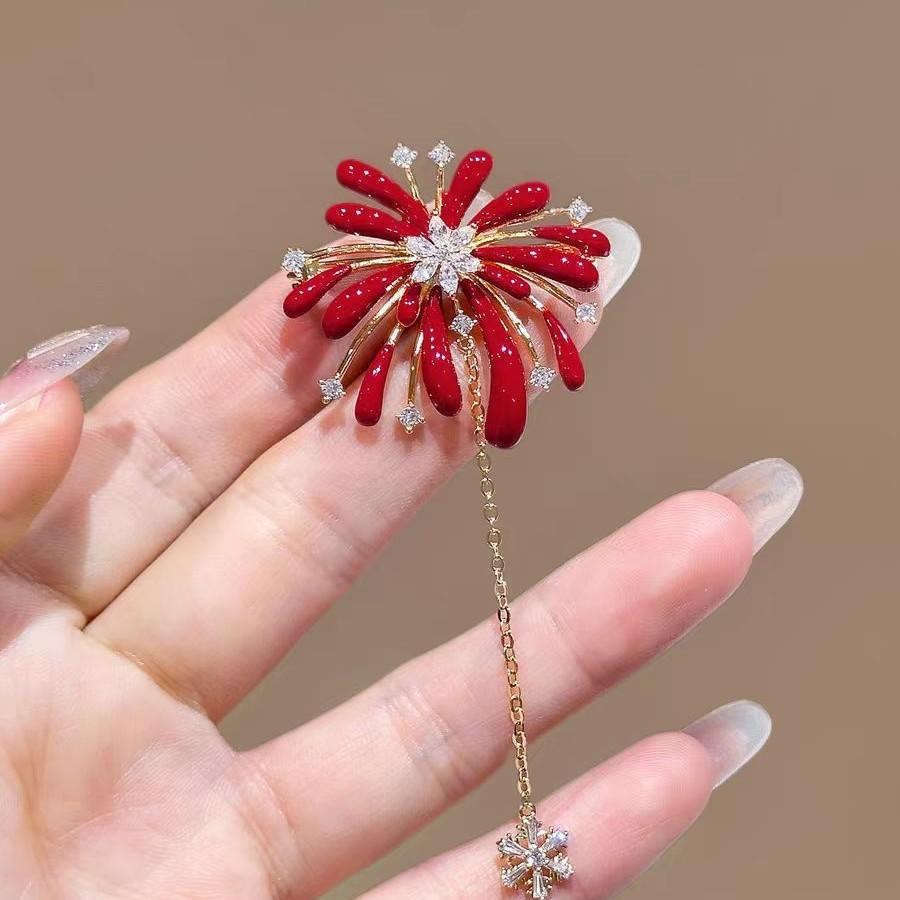 [Chinese Lantaarns Kom Op] Rode Vuurwerk Kwasten Zijn Elegante, Veelzijdige, High-end en Luxe Broche