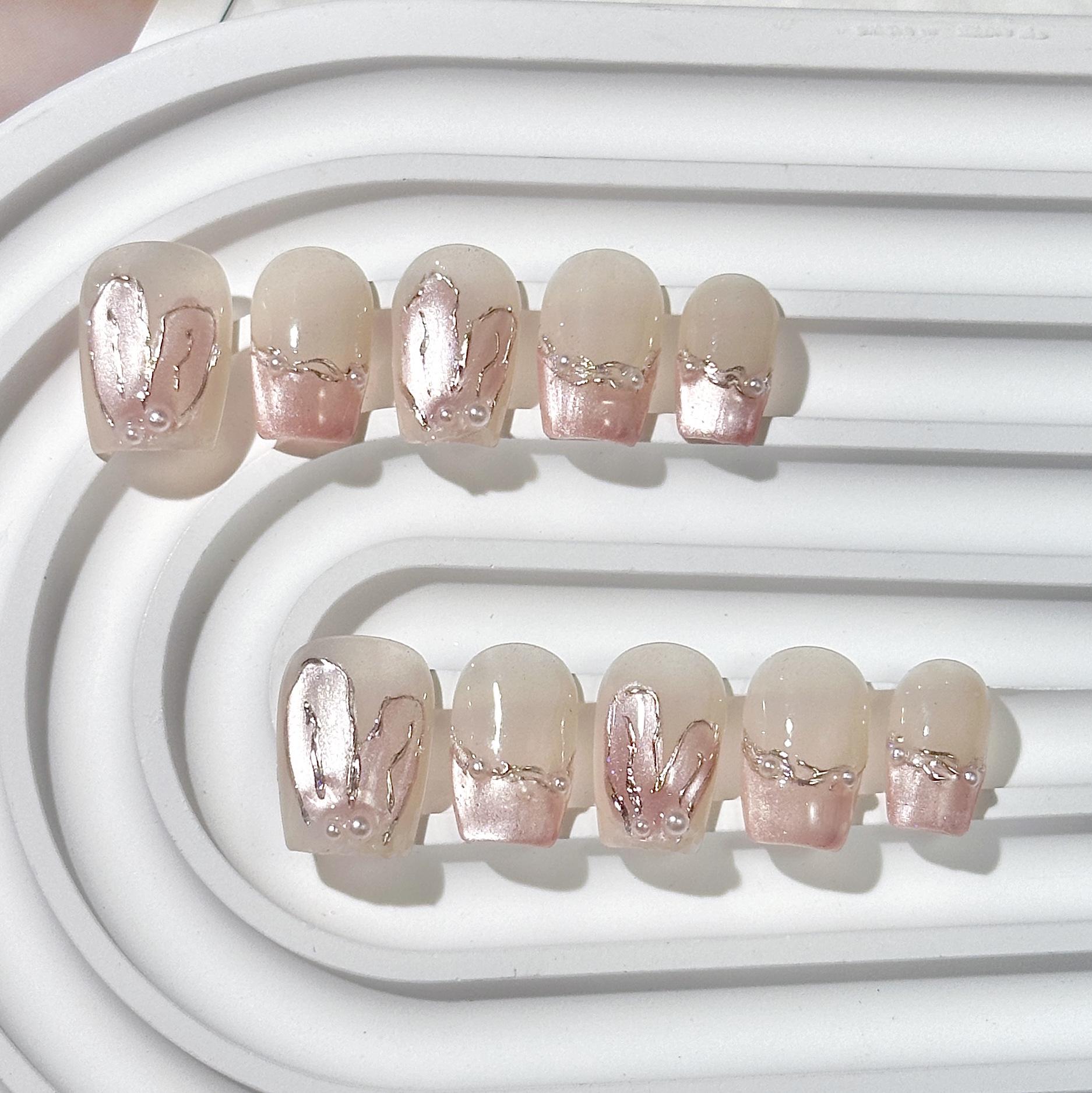 

Короткие Накладные Ногти Кошачий Глаз Ручной Работы - Высококачественные, Бутиковые Патчи для Искусственного Маникюра