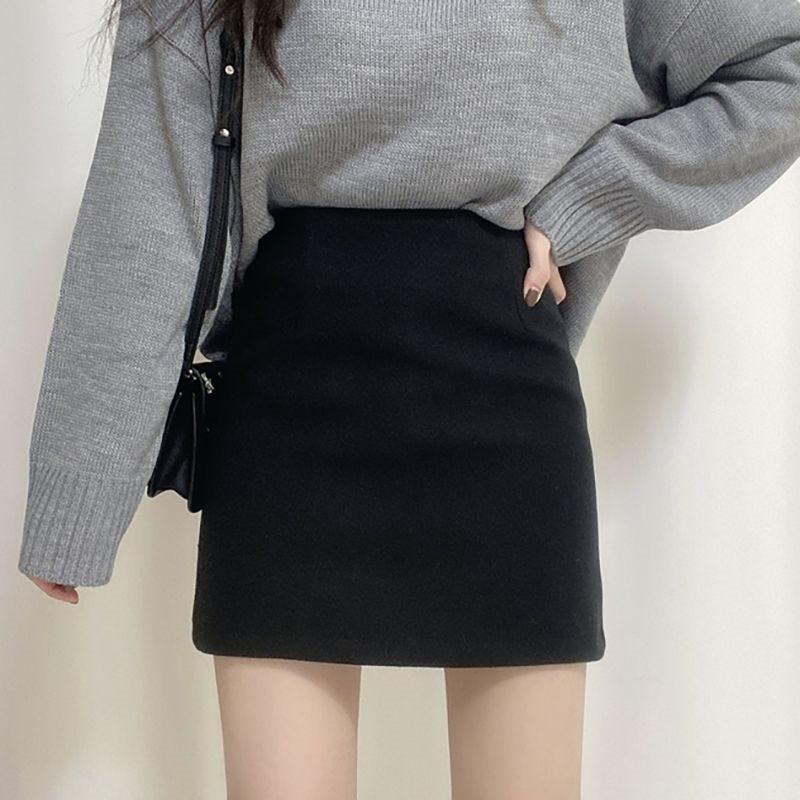 

Women s Black Wool Midi A-Line Skirt, Slimming High-Waist Hip-Hugging Pencil Skirt for Spring/Summer. XL (118-128 cm) чорний