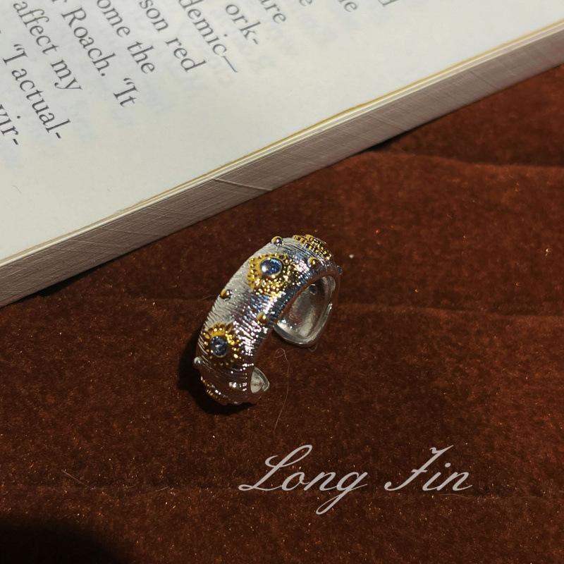 Anillo Cruz Flor Craft Cepillado Italiano Bratti Estilo Corte Retro Anillo Trébol Cuatro Hojas Diamante Femenino en Vivo