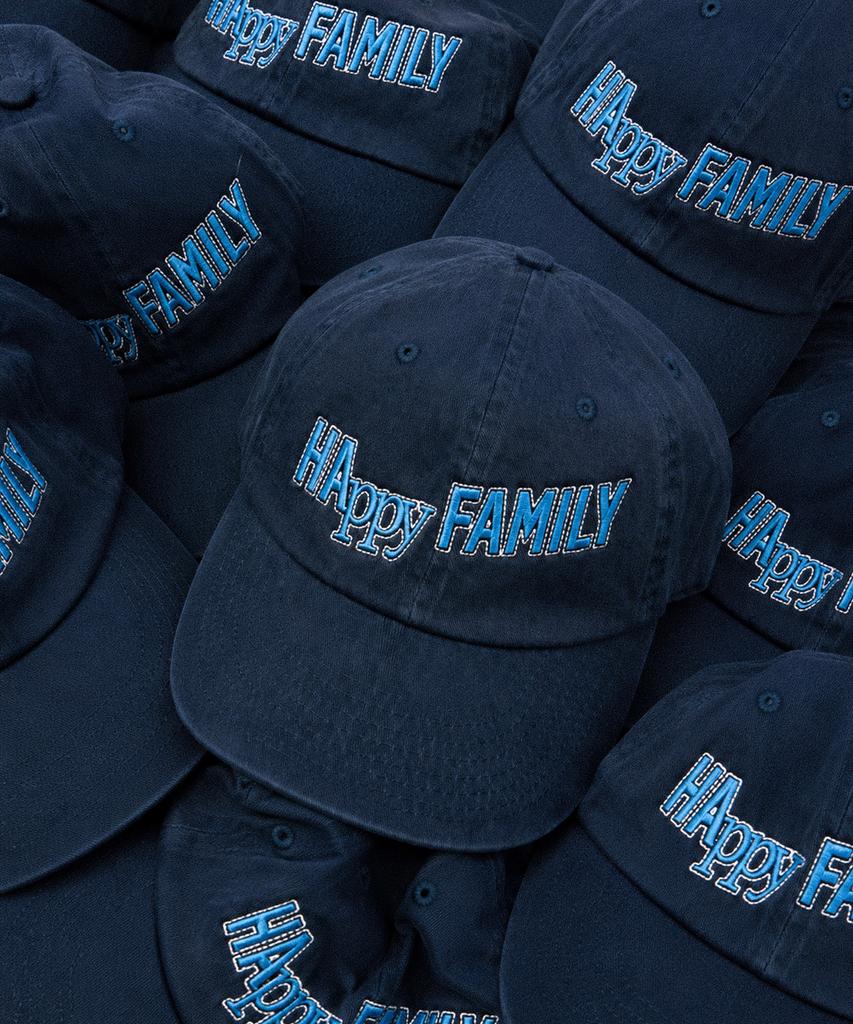 Yunibeoseugameonteu Happy Family Washed Cap_Navy