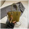 Women's Bag 2025 Autumn New Fashion Foreign Style Woven Shoulder Messenger Bag Large Capacity Commuter Bucket Bag Small Square Bag