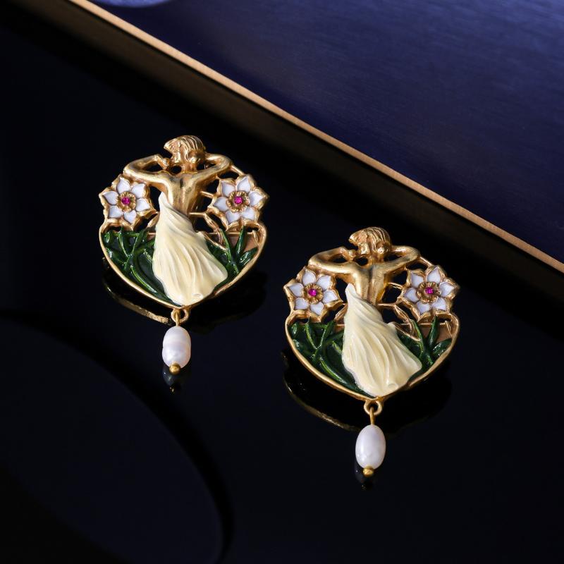 Retro 3D Beauty Girl Enamel Drop Glaze Round Elegant Flower Pearl Vintage Earrings For Ladies Banquet Jewelry Gift