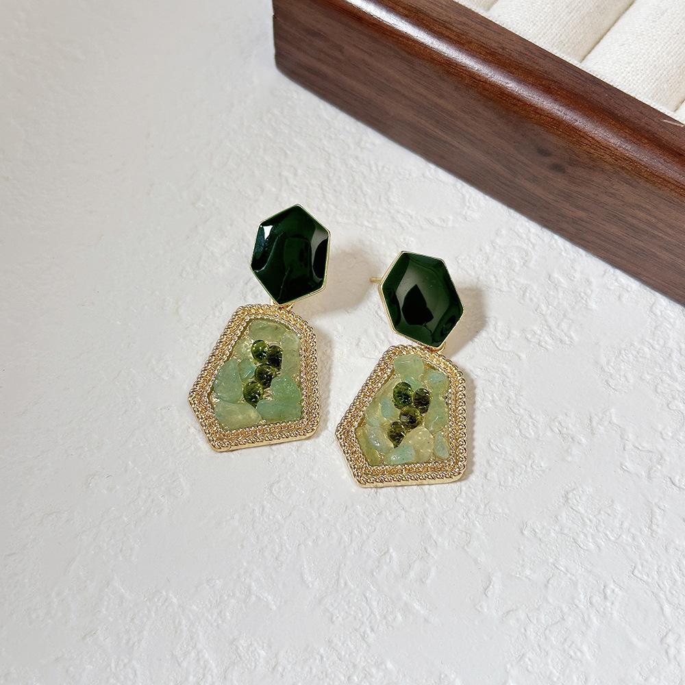 Avocado Flesh Green Earrings Fashionable French Court Style Stud Earrings Femininity High Sense Exaggerated Atmosphere Earrings
