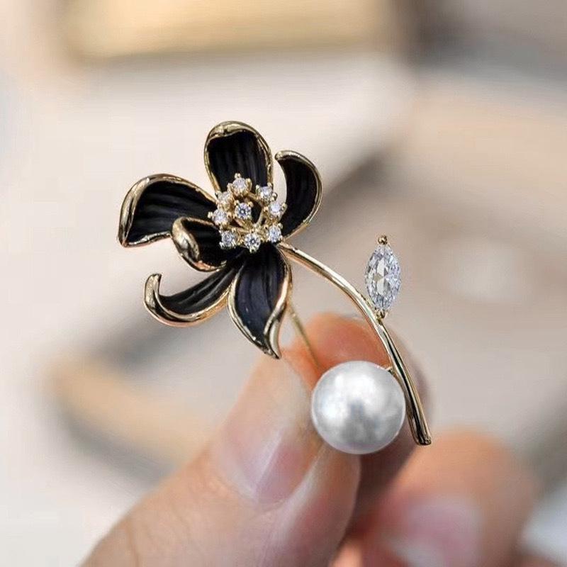 Elegant Luxury Enamel Diamond Pearl 3D Flower Brooch for Women – Anti-Exposure Pin Accessory