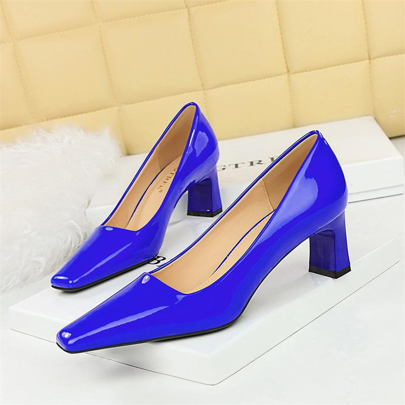 2025 Spring Versatile Fashion Shallow Mouth Patent Leather Women's Pumps Square Heel Square Toe Party Comfort Single Shoes