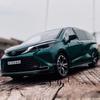 1:24 Toyota Sienna MPV Van Alloy Die-cast Toy Car Metal Toy Commercial Vehicle Car Model Sound and Light Pull Back Collection Children's Toy