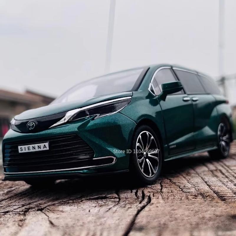 1:24 Toyota Sienna MPV Van Alloy Die-cast Toy Car Metal Toy Commercial Vehicle Car Model Sound and Light Pull Back Collection Children's Toy