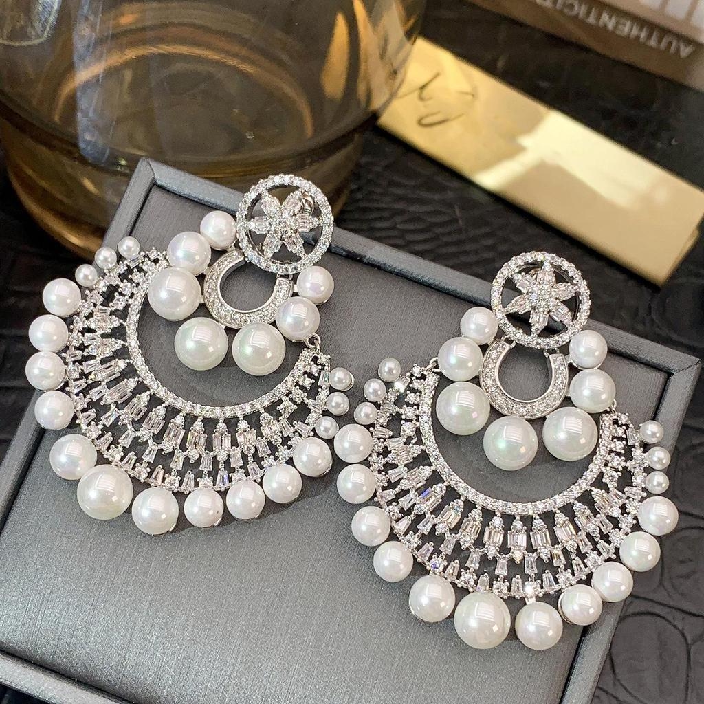 Silver Needle Diamond Flower Pearl Earrings: European & American Style, Exquisite, High-End, Versatile Fashion Ear Studs for Women