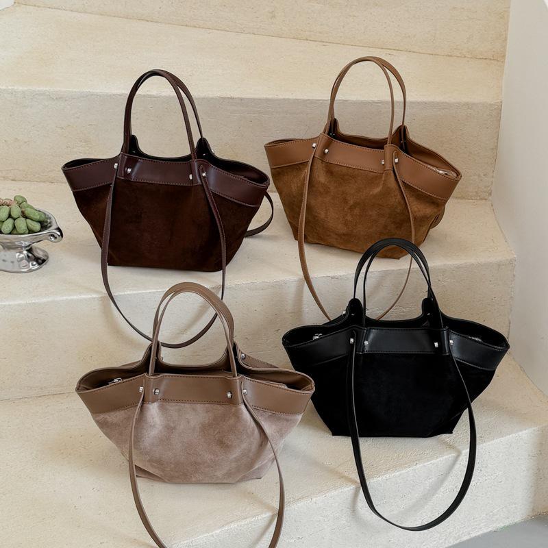 2026 Women's Retro Suede Tote: Large Capacity, Versatile Single Shoulder Bag for Autumn/Winter Commuting
