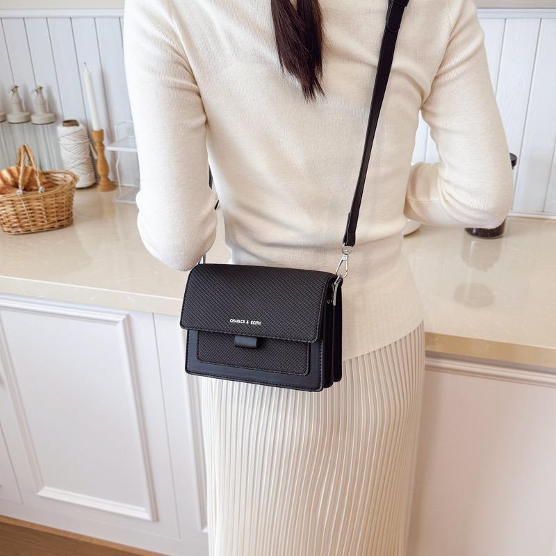 Textured bag messenger bag women's new solid color lazy wind shoulder small square bag fashion casual women's bag