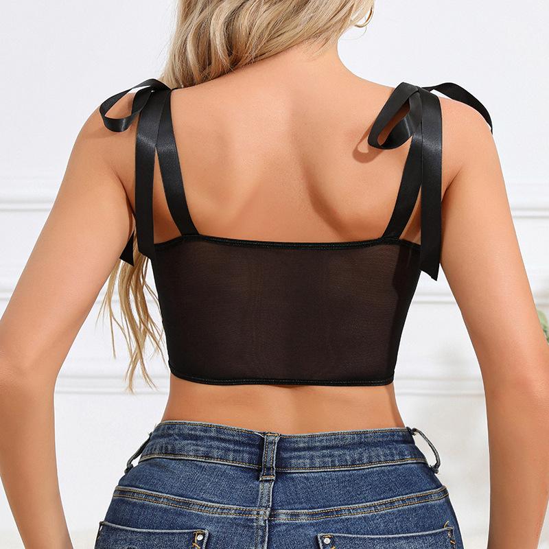 Corsete, îmbrăcăminte de damă la modă și elegantă