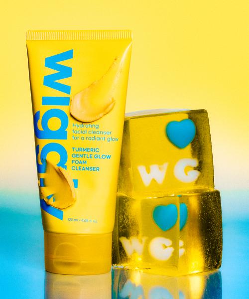 Turmeric Gentle Glow Mildly Acidic Cleansing Foam 120ml