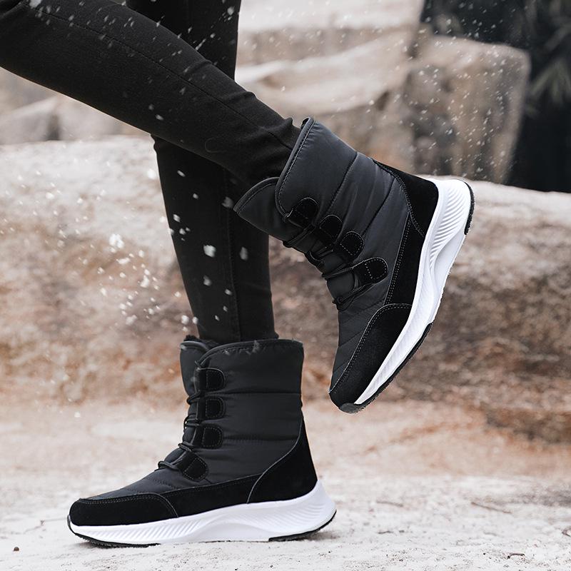 High-Top Snow Boots with Thick Soles and Lace-Up Design - Plus Velvet Insulation for Extra Warmth In Winter.