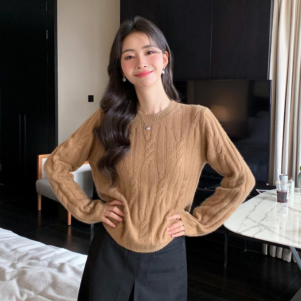 Women's Soft Cashmere Cable Knit Sweater - Autumn/Winter 2025 Collection