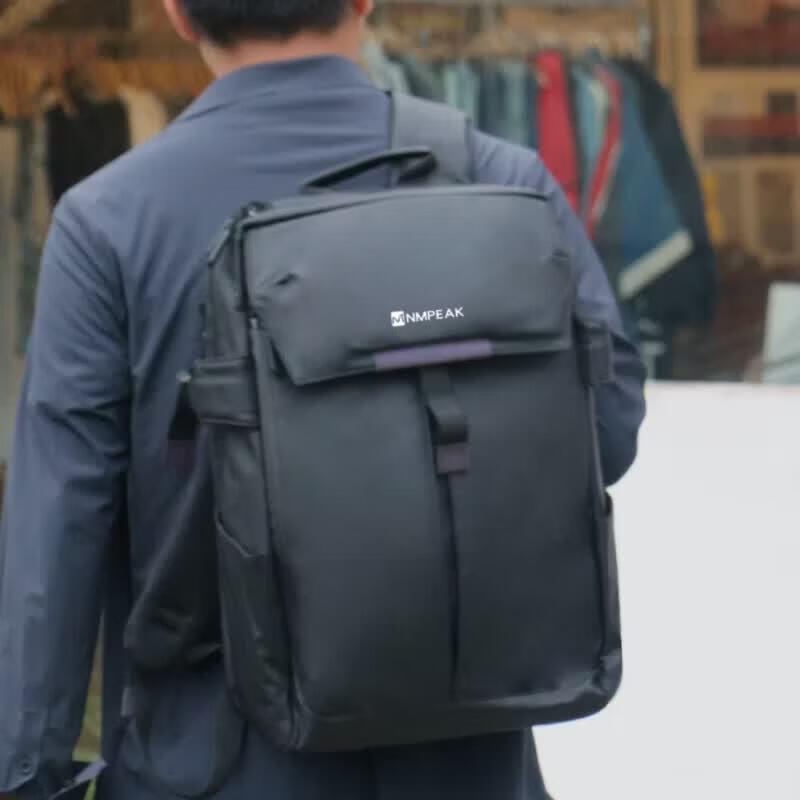 Lingpan Master Expandable 17-inch Sports Backpack