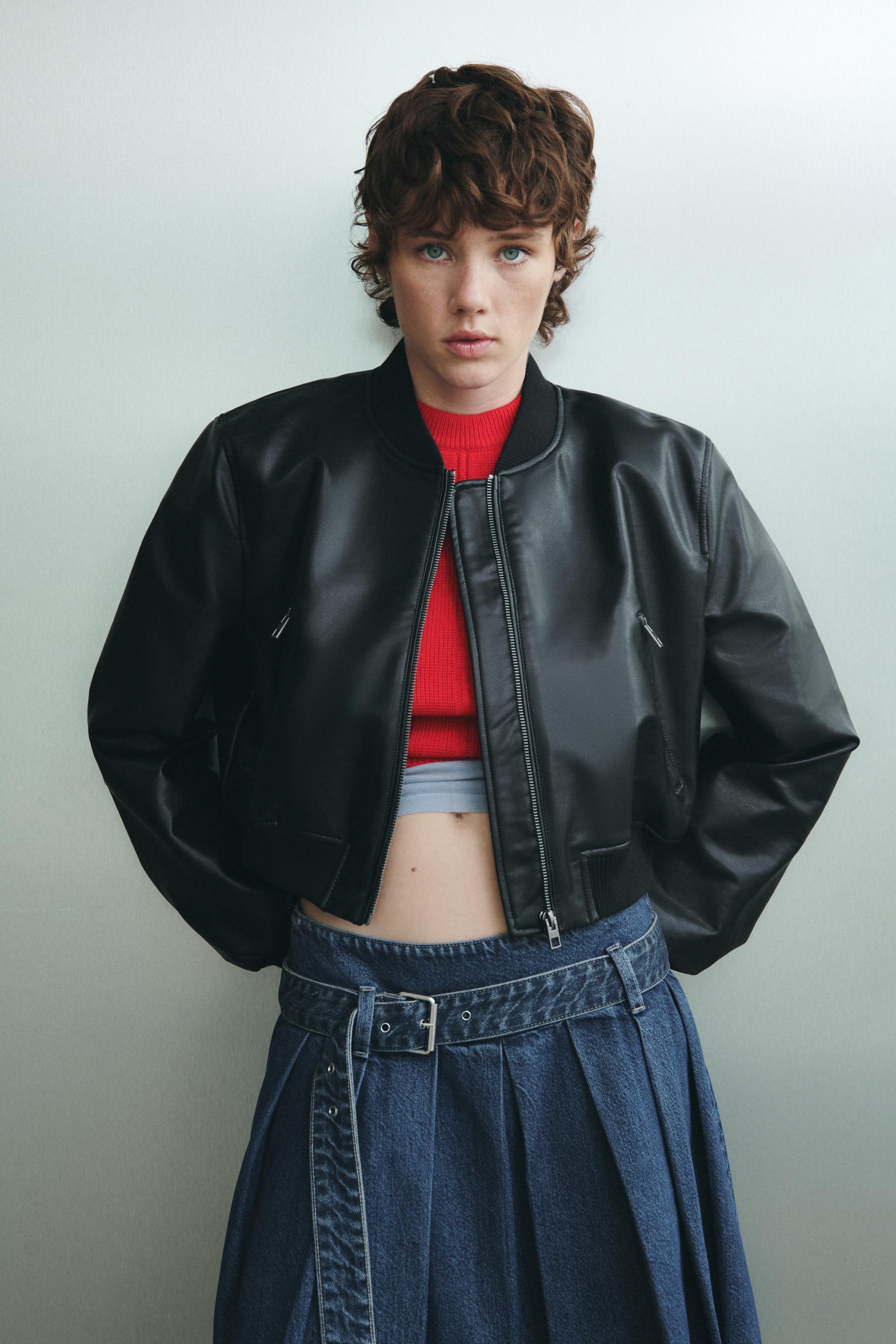 

КУРТКА-БОМБЕР ИЗ ИСКУССТВЕННОЙ КОЖИ