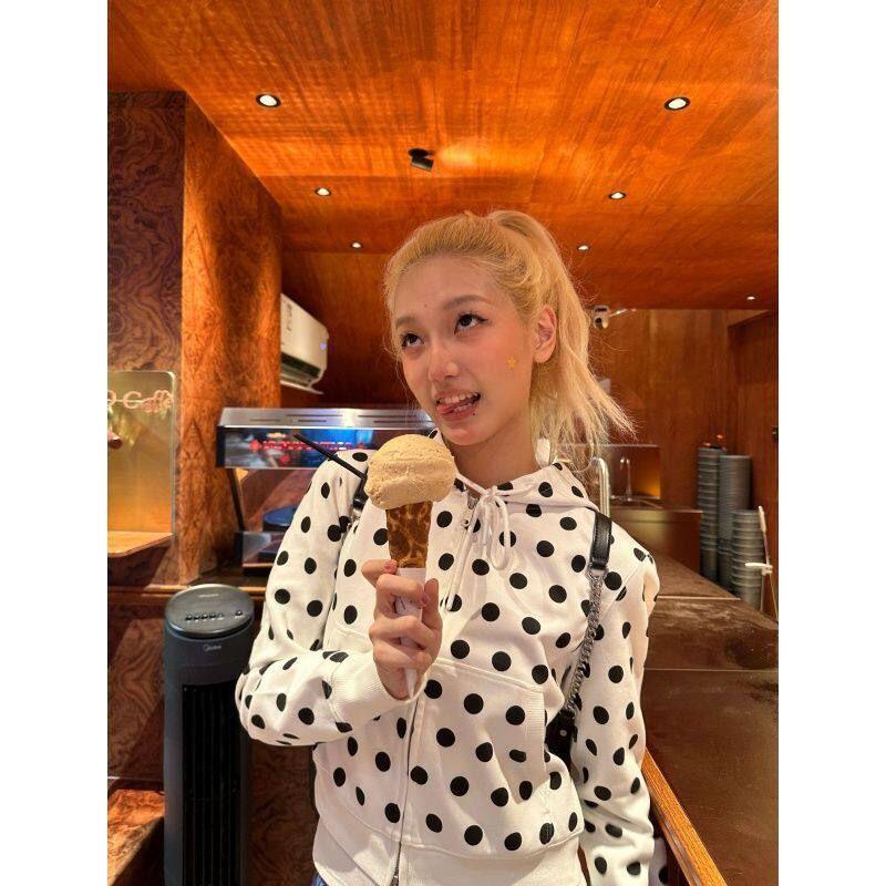 

American Retro White Polka Dot Long-Sleeved Zipper Cardigan Sweatshirt for Women Early Autumn New Design Versatile Short Jacket White S