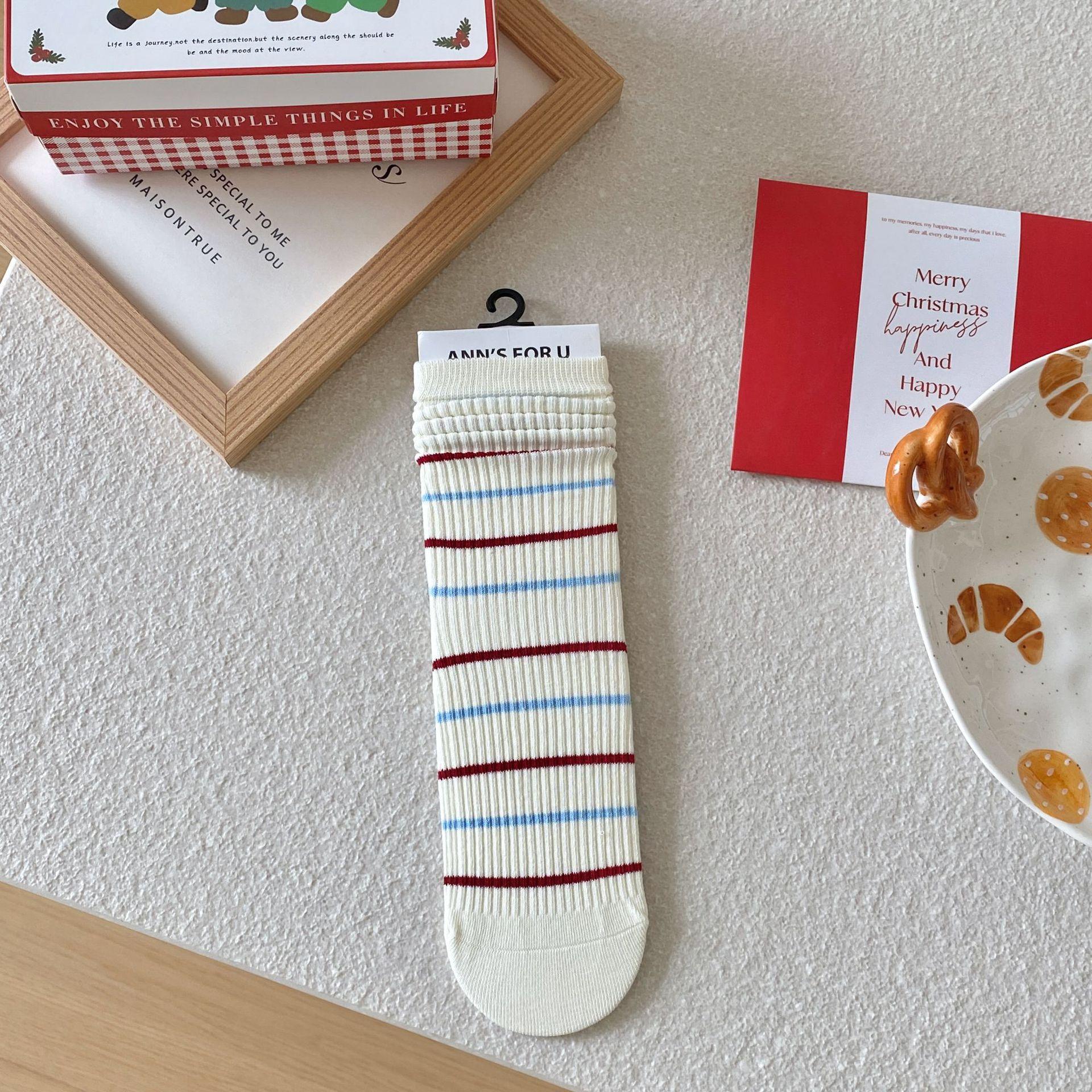 

Ladies Spring and Autumn Dark Grain Twist Cotton Micro Pressure Anti Pilling Boneless Tube Pile Socks 1 pair