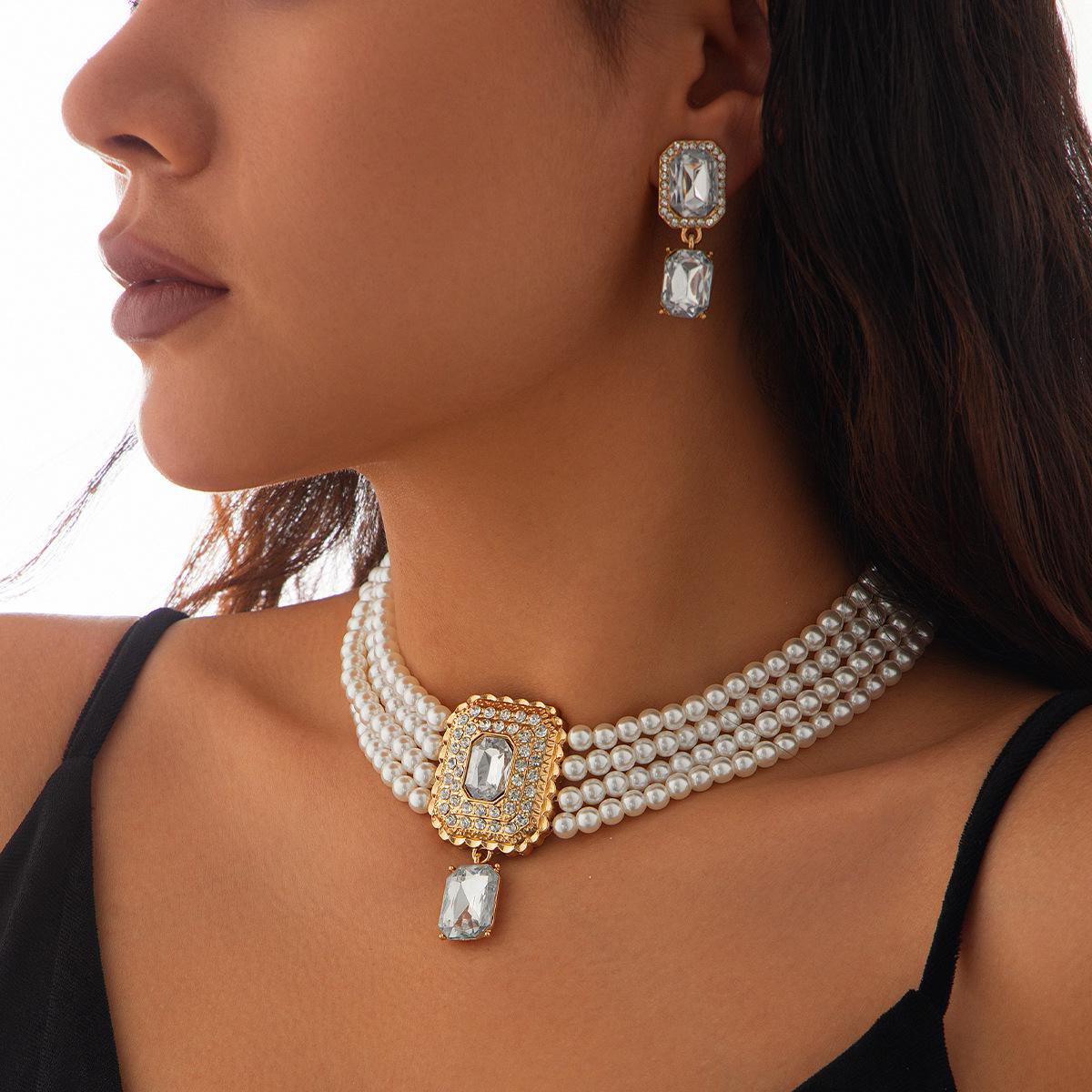 

Комплект из многослойного геометрического искусственного жемчуга в европейском и американском стиле