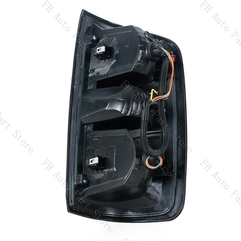 For Chevrolet Colorado 2015 2016 2017 2018    Rear Bumper Tail Light Brake Stop Reverse Lamp Taillamp No Bulb