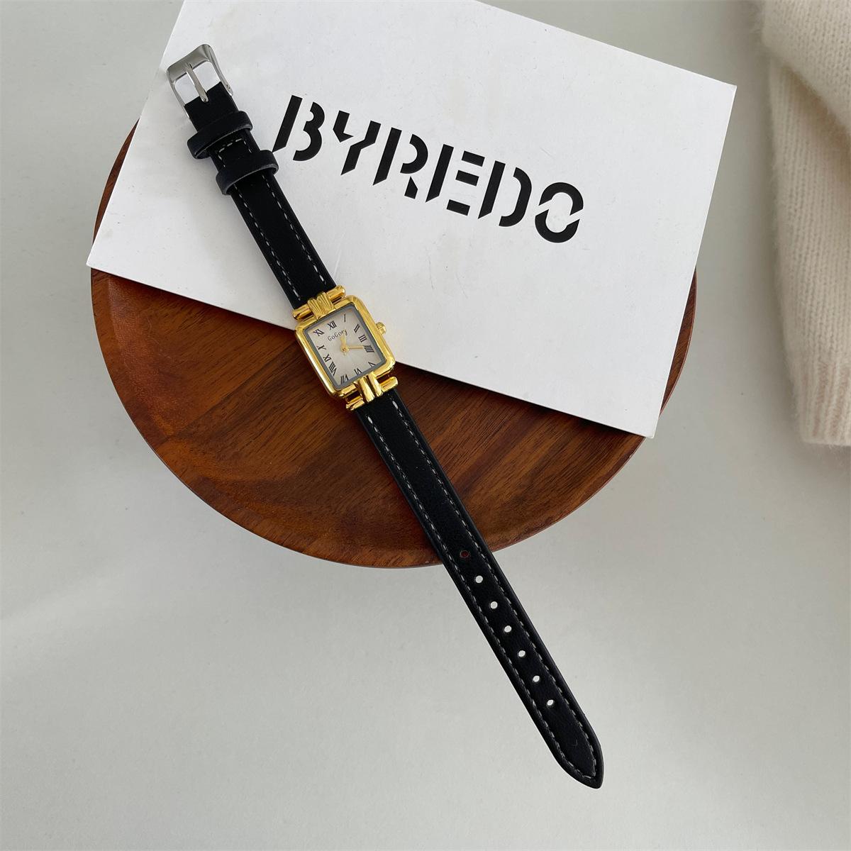 Fashion Small Square Watch Simple Roman Scale Retro Exquisite Small And Versatile Sugar Cube Medieval Watch Women